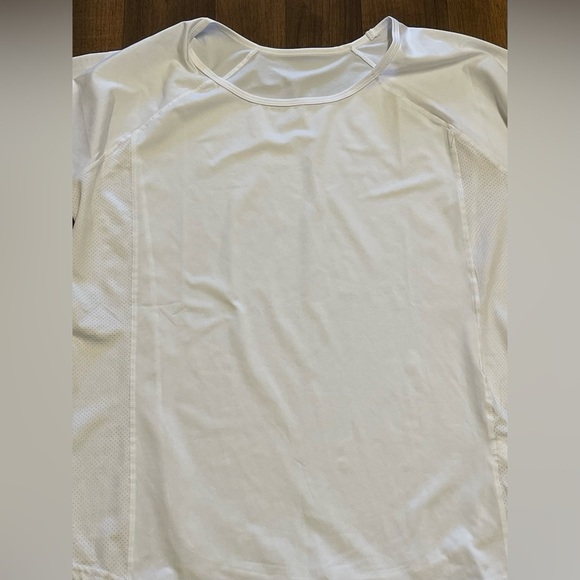 ZYIA
White Fitted Long Sleeve Tee - Picture 7 of 7
